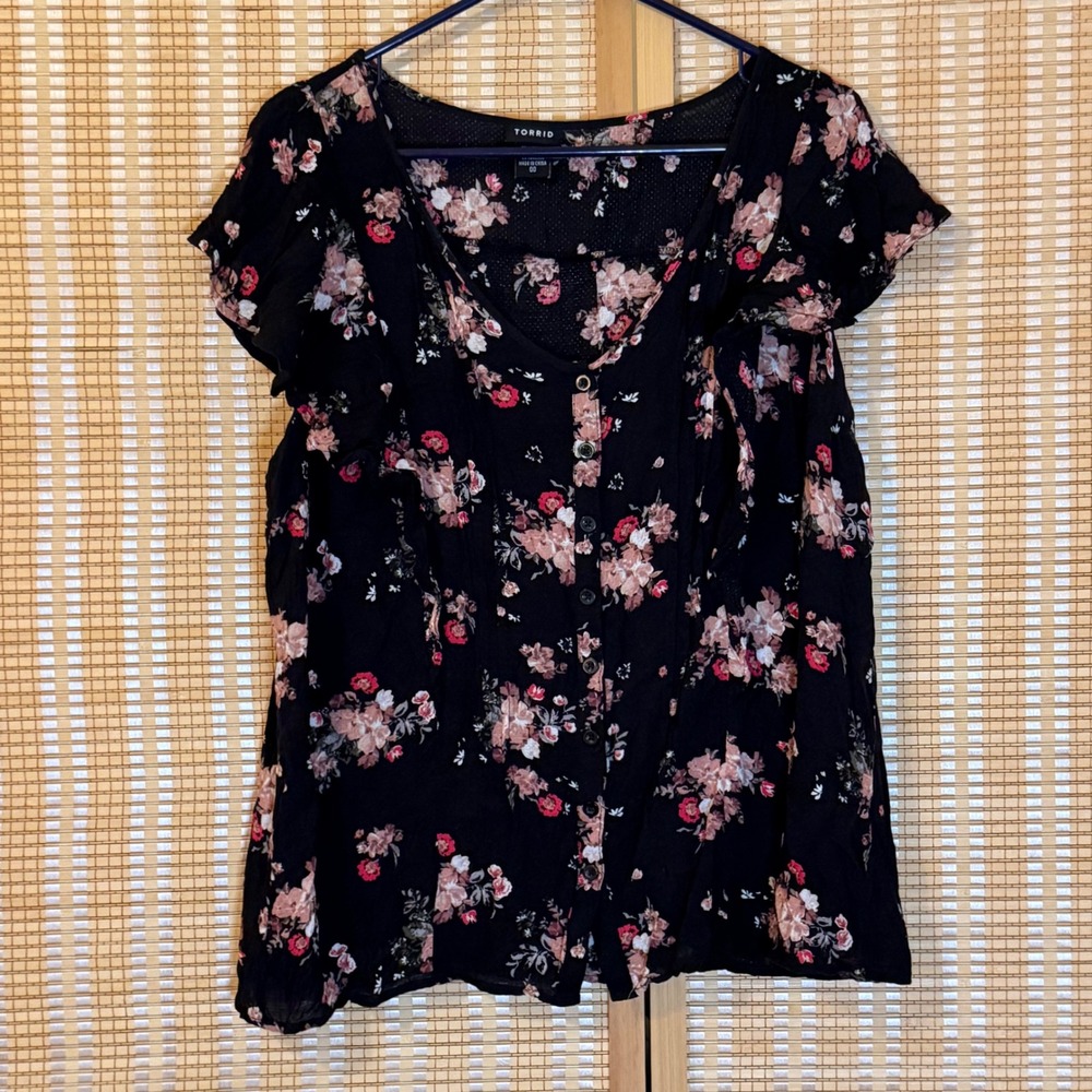 Torrid Black Floral Ruffle Short Sleeve Button Front Blouse Top 00 L Cottagecore